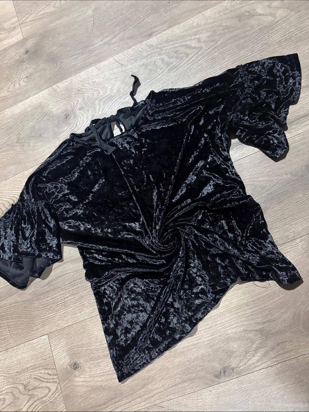 Velvet Tie-Back Short Sleeve Blouse in Black